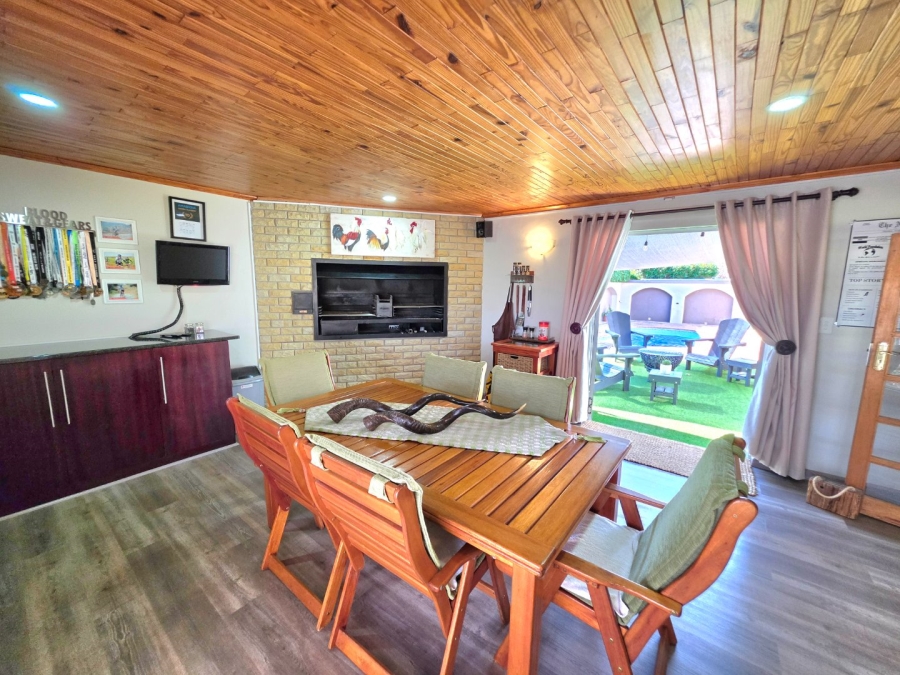 5 Bedroom Property for Sale in La Provance Free State